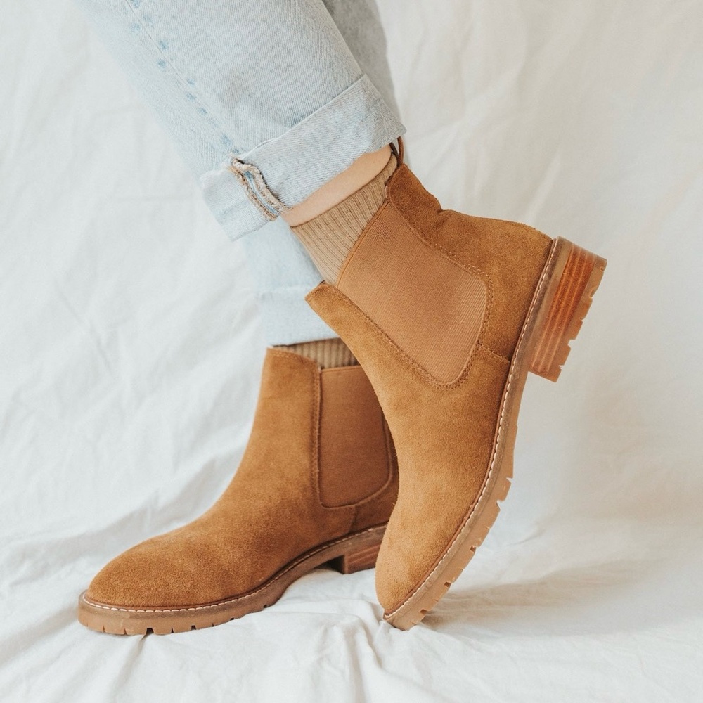 Steve Madden Leopold Chelsea Boots in Chestnut Suede